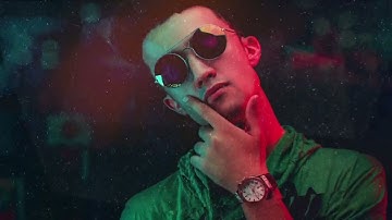 Glass Parallax Slideshow