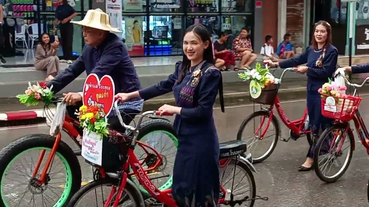 แห่ขบวนงานประจำปีสาวบ้านแต้อำเภอเกษตรสมบูรณ์จังหวัดชัยภูมิครับ