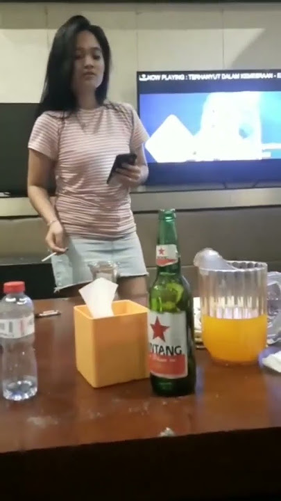 Cafe karaoke dan  LC