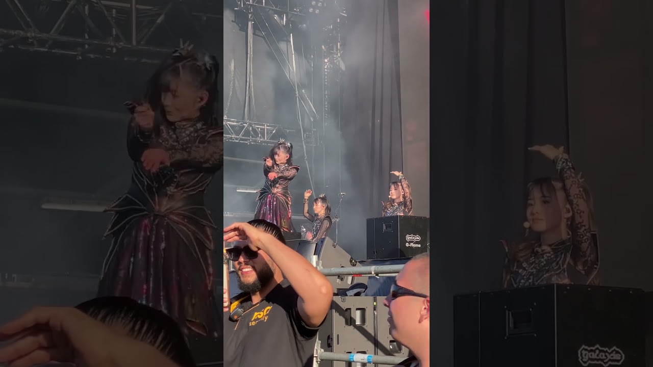 Babymetal politely commanding (it’s so cute!) Knotfest 2025 crowd to kneel down to the Fox God.