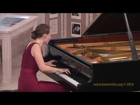 Oxana Shevchenko esegue J. Brahms - Sonata op. 5: - Allegro maestoso