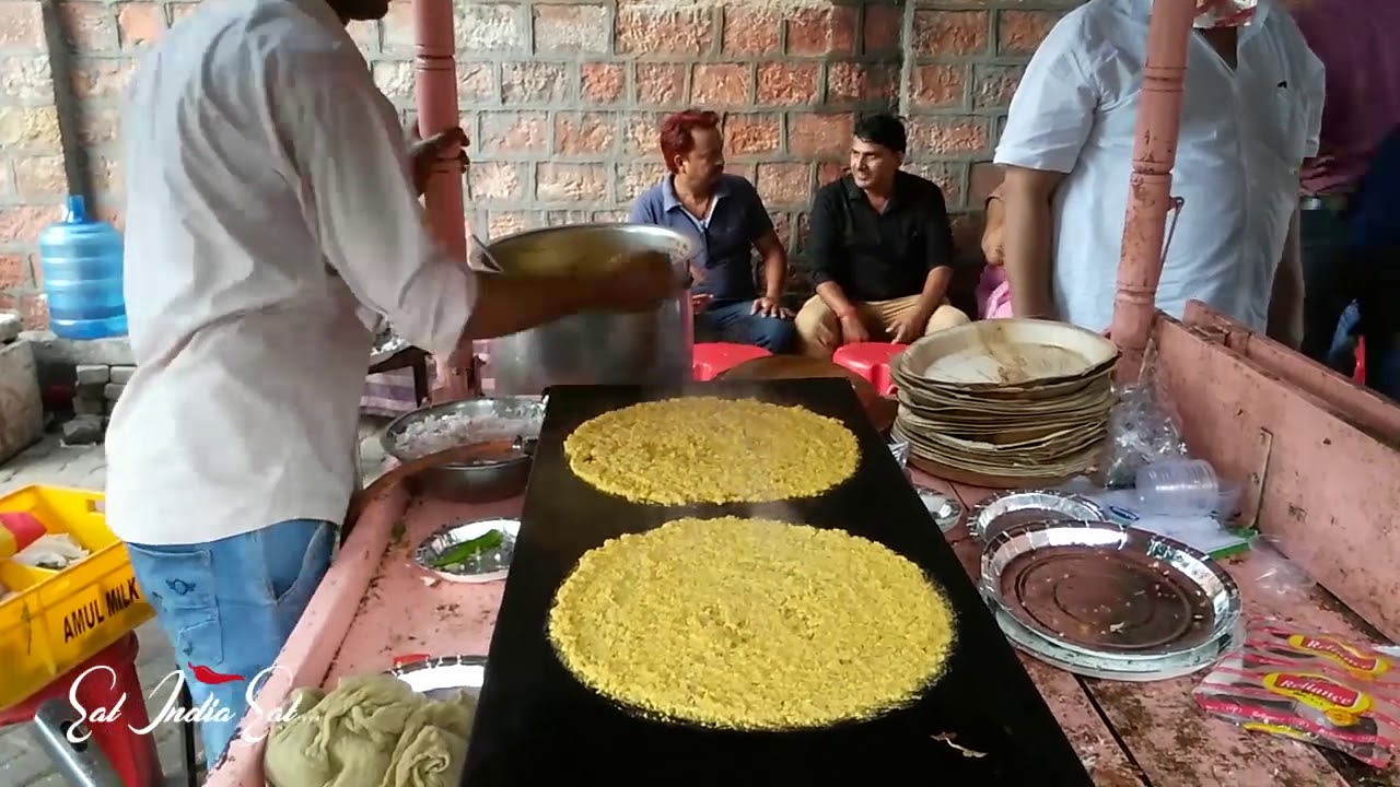 Kalkatta Chat Bhandar - Famous Street Food of Jaipur - YouTube