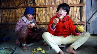 jungle man's daughter eats steam chayote after herding cows @junglefamilycooking