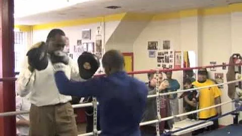 Tim Bradley Hits Mitts with Tommy Hearns at Media ...