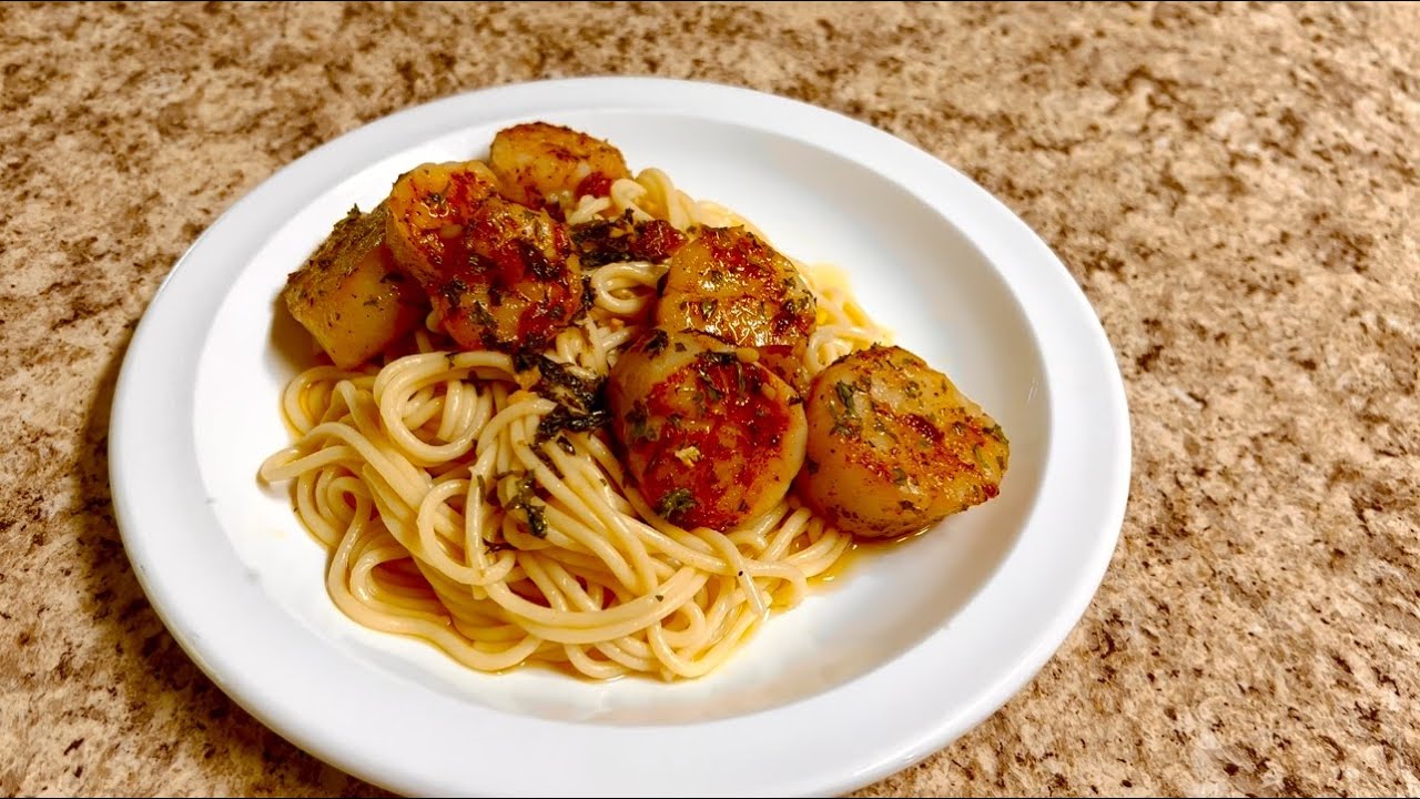 Delicious Shrimp and Scallop Scampi with Thin Spaghetti A