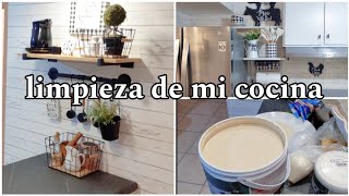 BUSCANDO PINTURA PARA LA RENOVACIÓN DE LA SALA//LIMPIEZA DE MI COCINA.