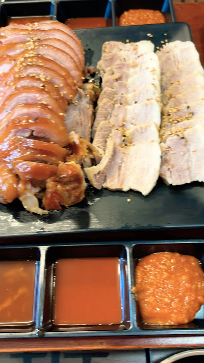 What we eat in Korea🍽️ Jokbal and Bossam plus unli side dish 😋🤗🇰🇷 #koreanfood #lovekoreanfood