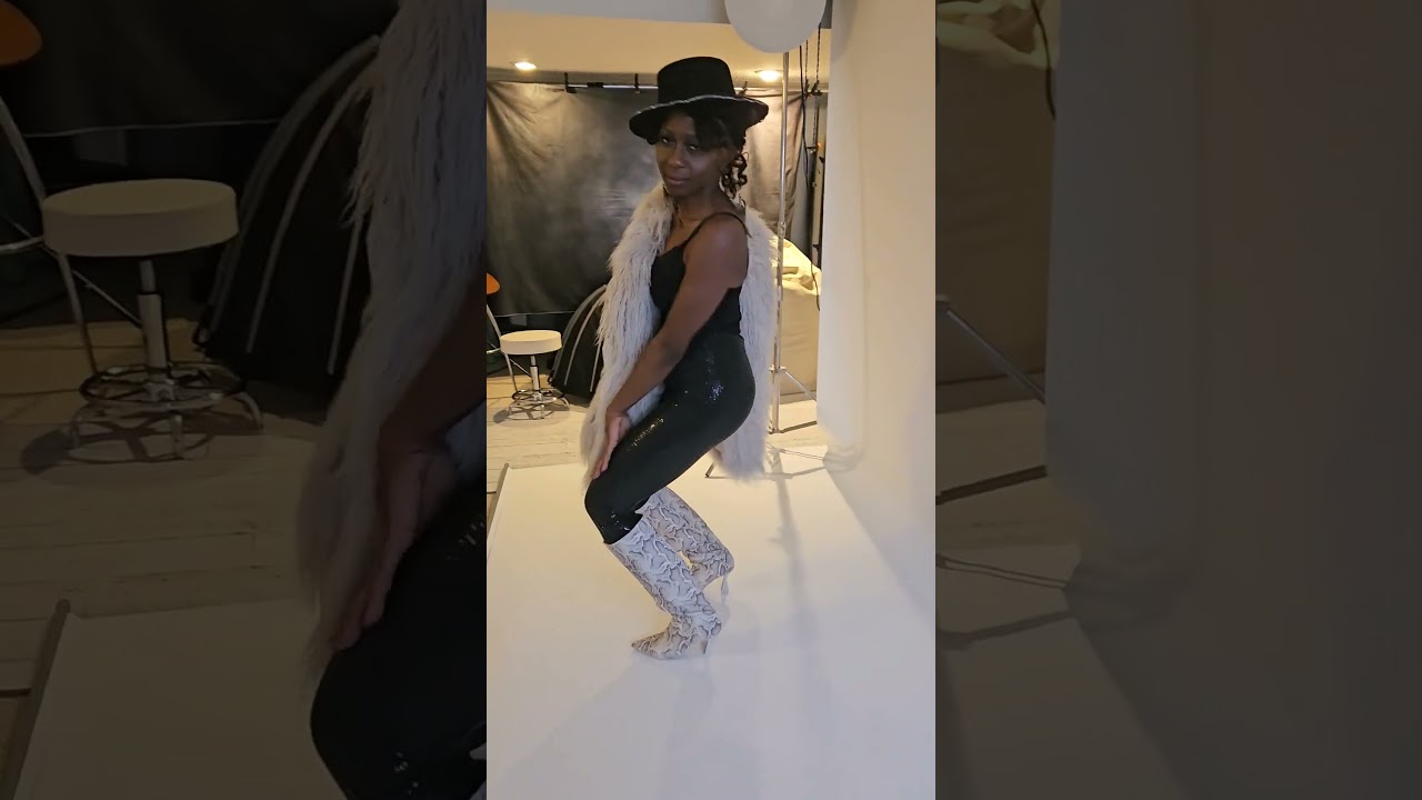 Behind the scenes hype - had too much fun upgrading my promo photos!