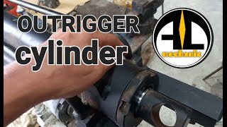 Mobile Crane,Repair and reseal outrigger cylinder