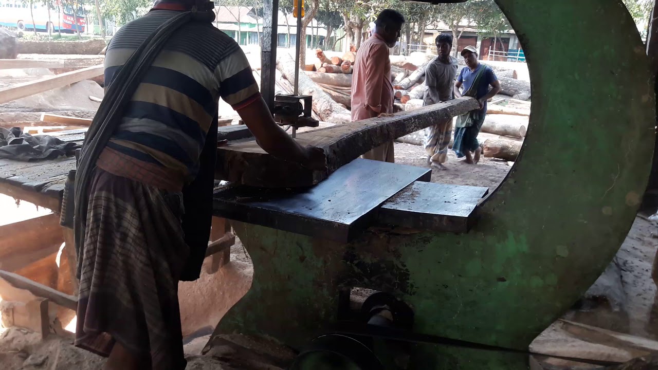 Skillful Wood Workers। Wood Cutting by Experts। Long Slice of Wood