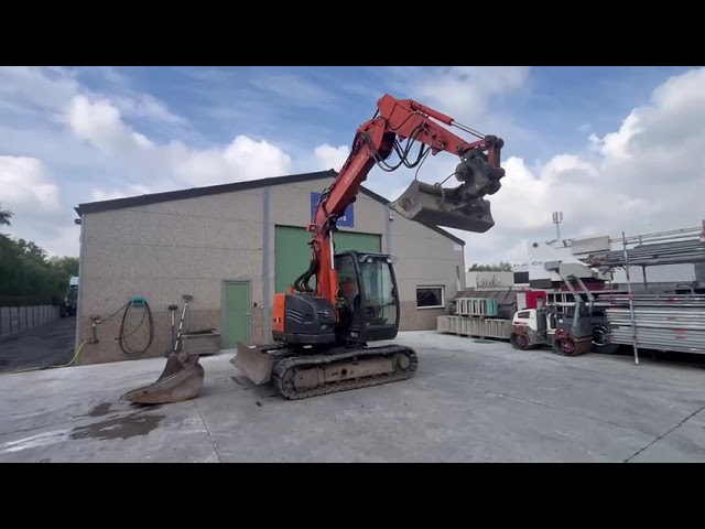 HITACHI ZX33 - YouTube