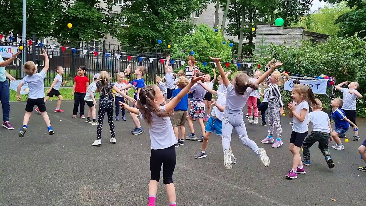 Спортивный праздник лета. Праздники летом для дошкольников. Дети лето спорт. Дети праздник спорт. Название дет.спортивно летнего праздника.