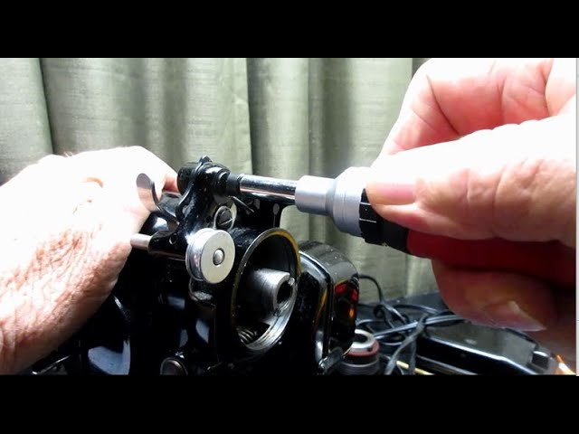 Troubleshoot and Repair Bobbin Winder Problems on a Singer 15 — The  Mermaid's Den