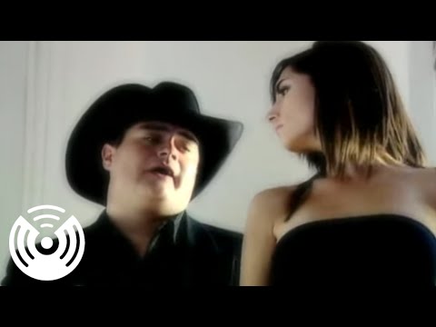 Watch the video for Es la hora del adios