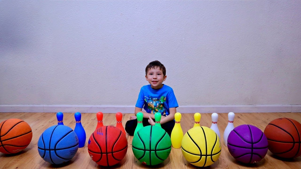 Learn Colors Playing Bowling Pins and Color Basketball for Toddlers