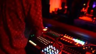 Tippy I Grade Dub + Black Chariot (Akae Beka Live In Kenya)