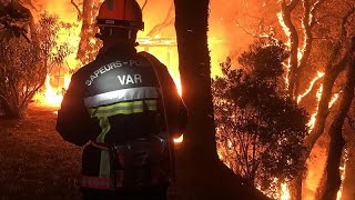 Thousands evacuated as hundreds of firefighters battle fire in southern France