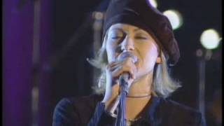 Ace Of  Base - Living in Danger, Live MTV EMA1994. [HQ] Resimi