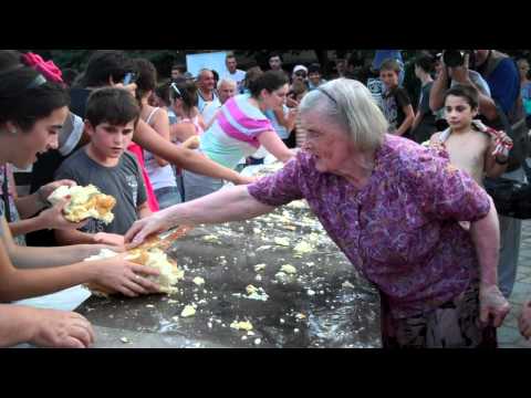 გიგანტური ხაჭაპური ბულვარში