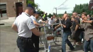 Manifestatie te Malonne (VTM Nieuws - 5 augustus 2012)