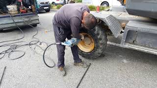 20201013 (VOLVO EW60C PRO) 굴삭기 타이어 대형임팩으로 고정작업