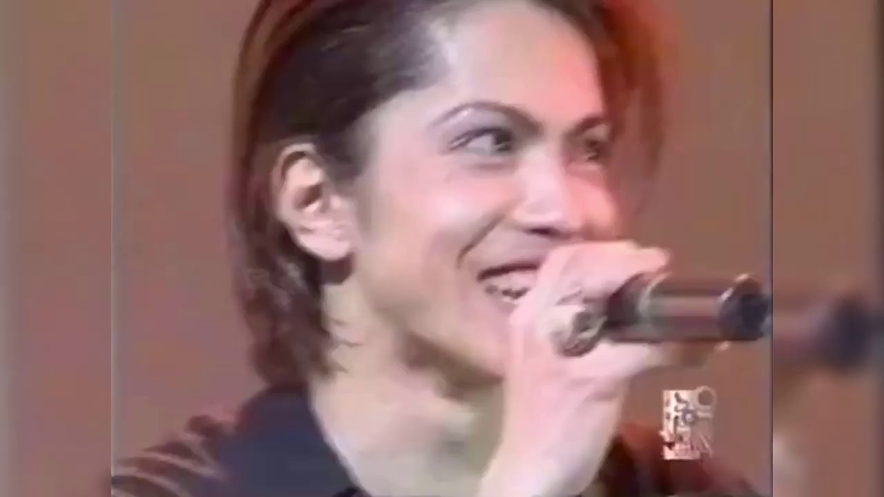 Blurry Eyes【1996/05/26 東京ベイNK】L'Arc〜en〜Ciel Kiss me deadly '96 REVENGE adlı videoyu YouTube'da izle Blurry Eyes【1996/05/26 東京ベイNK】L'Arc〜en〜Ciel Kiss me deadly '96 REVENGE adlı videoyu YouTube'da izle