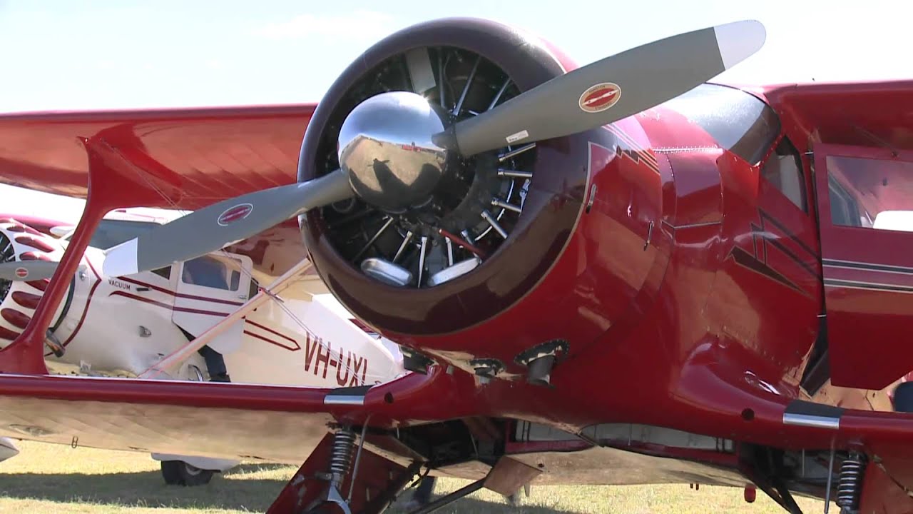 Antique Aeroplane Association of Australia Echuca Air Display 2011 part 1 - YouTube Mike Rudd