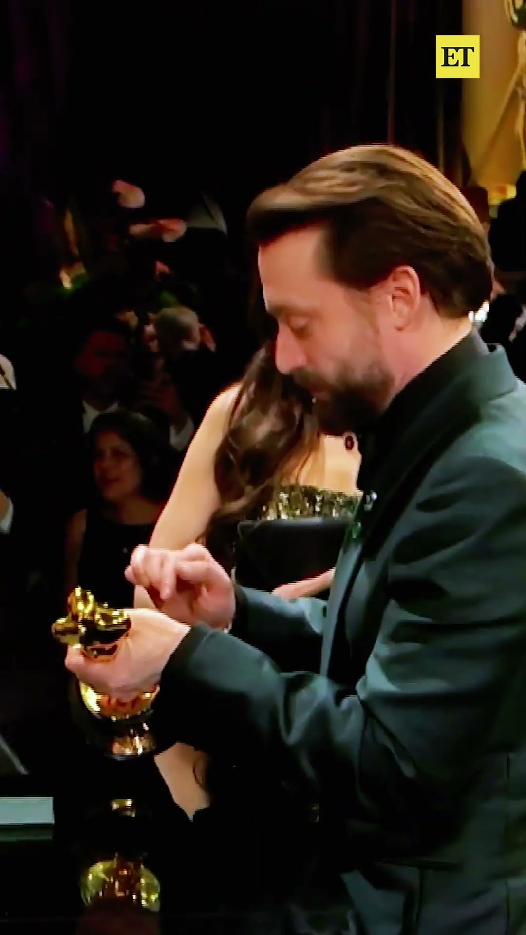 Kieran Culkin watching his first #Oscar get engraved is so wholesome. #oscars2025