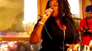 Caron Wheeler- Back To Life (However Do You Want Me) @ Fat Beats, NYC (The Final Day) chords