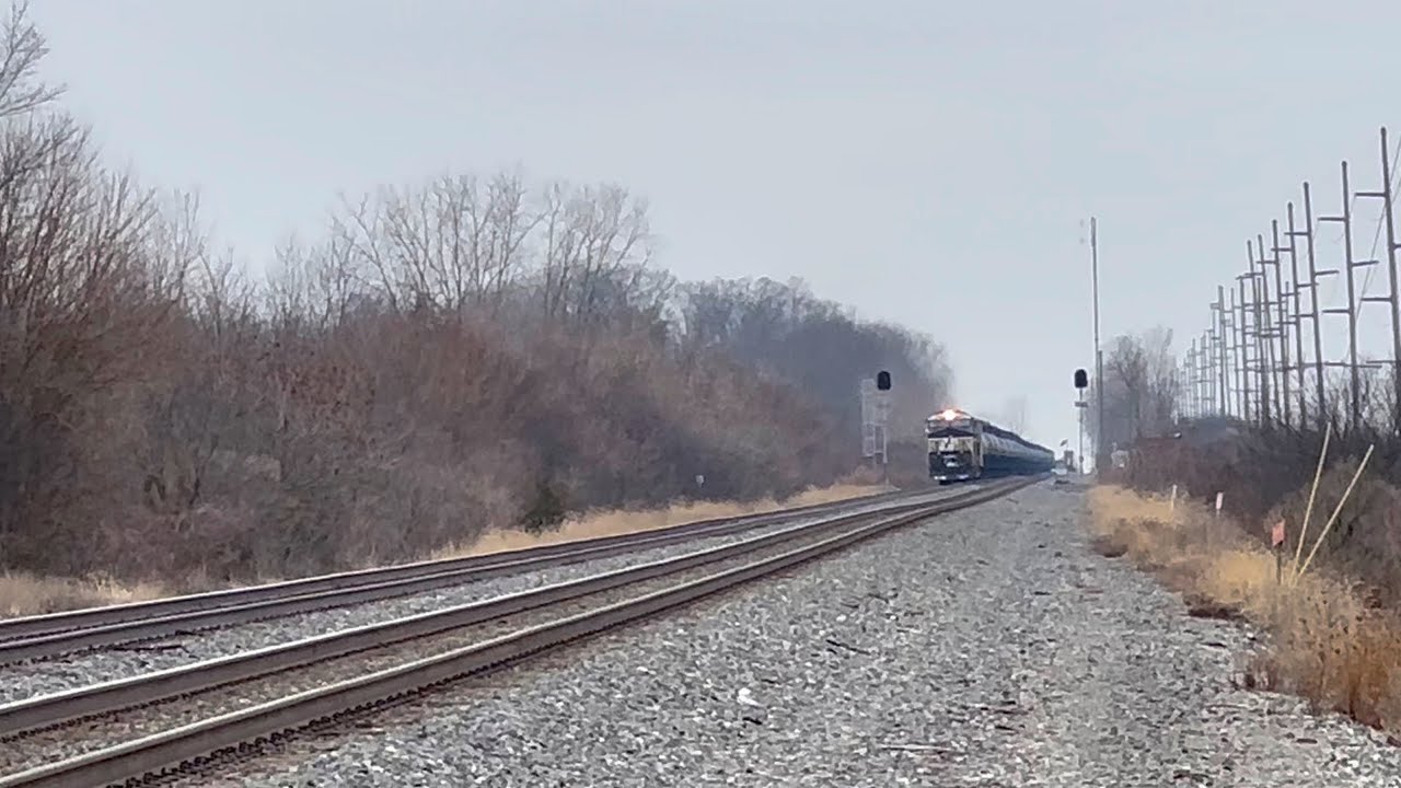 Eastbound NS tanker 6D4