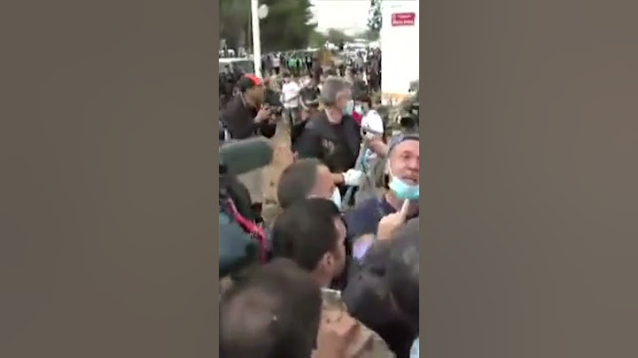 Los Reyes, Sánchez y Mazón recibidos con insultos y barro en Paiporta