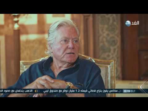 حسين فهمي يعرض صورة نادرة لمصطفى النحاس وهو نائم في محطة القطار برنامج زمن