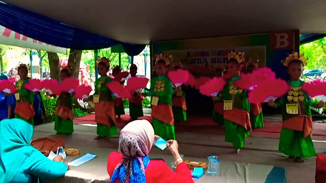  Tarian angin mamiri  peserta tari kreasi LBP 12 DESEMBER 