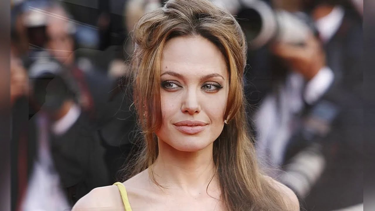 Нос анджелины джоли. Джой анджелина джоли. Анджелина анджелина джоли. Джоли. Анджелина джой.