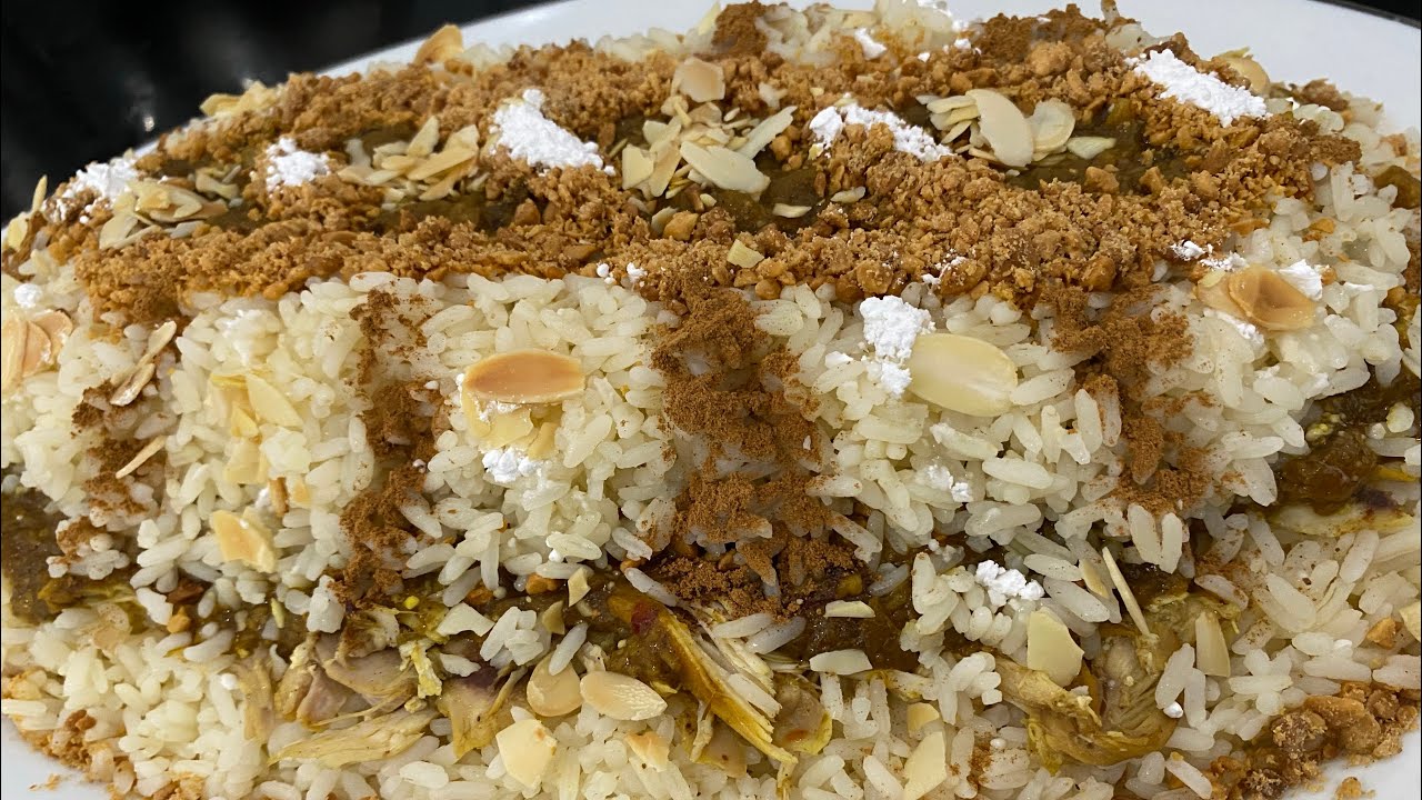 طريقة تقديم سفة  الارز المغربية 🇲🇦 مدفونة بالدجاج واللوز
