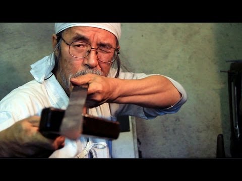 The Sword Maker - Korehira Watan, one of Japan's last remaining Swordsmiths (Documentary)