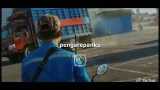 Status Wa - Truck oleng - Sebatas teman