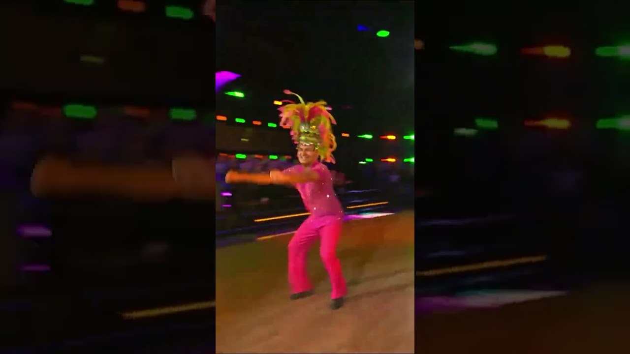 Junior Lerin och Ida Sund dansar en Samba i Let's Dance 2025.