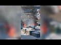 Весёлые кровельщики ржут над пожаром. Real video