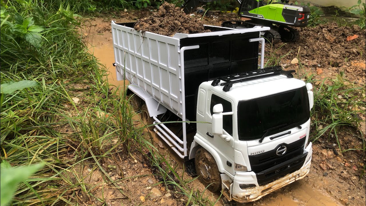 Skill Supir Truk Di Uji Di Jalan Berlumpur Ini⁉️🔥