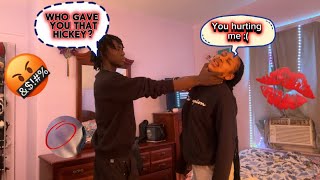 HICKEY PRANK ON MY HUSBAND￼ *WE BROKE UP*