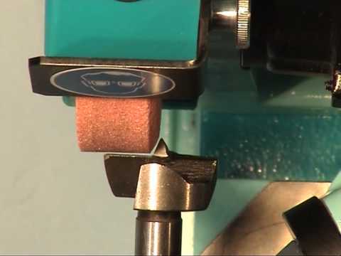 Універсальний заточувальний верстат BKS для фрез, корончастих фрез, свердел тощо., видео 3