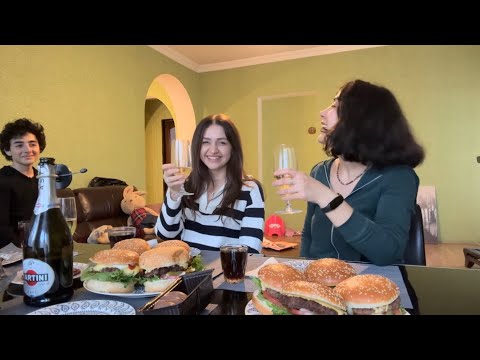 ბურგერების და შამპანურის დაგემოვნება 😍🍔🥂🍾