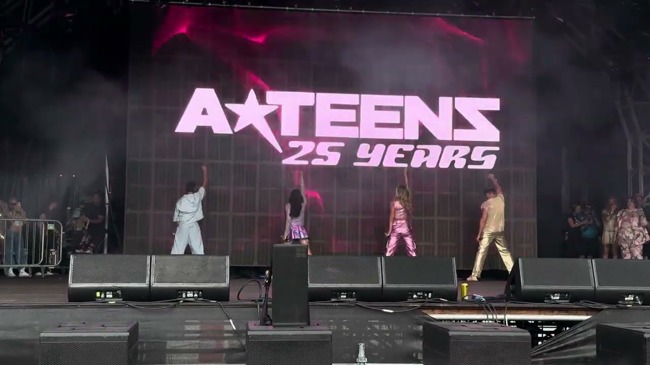 A*Teens - Intro + Gimme Gimme Gimme + Halfway Around The World (Mighty Hoopla) - 31. May 2025