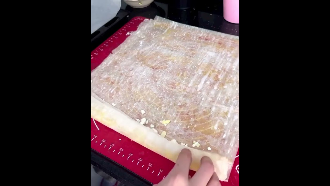 En kolay ve en az malzemeli çıtır çıtır bir börek tarifi.????????????