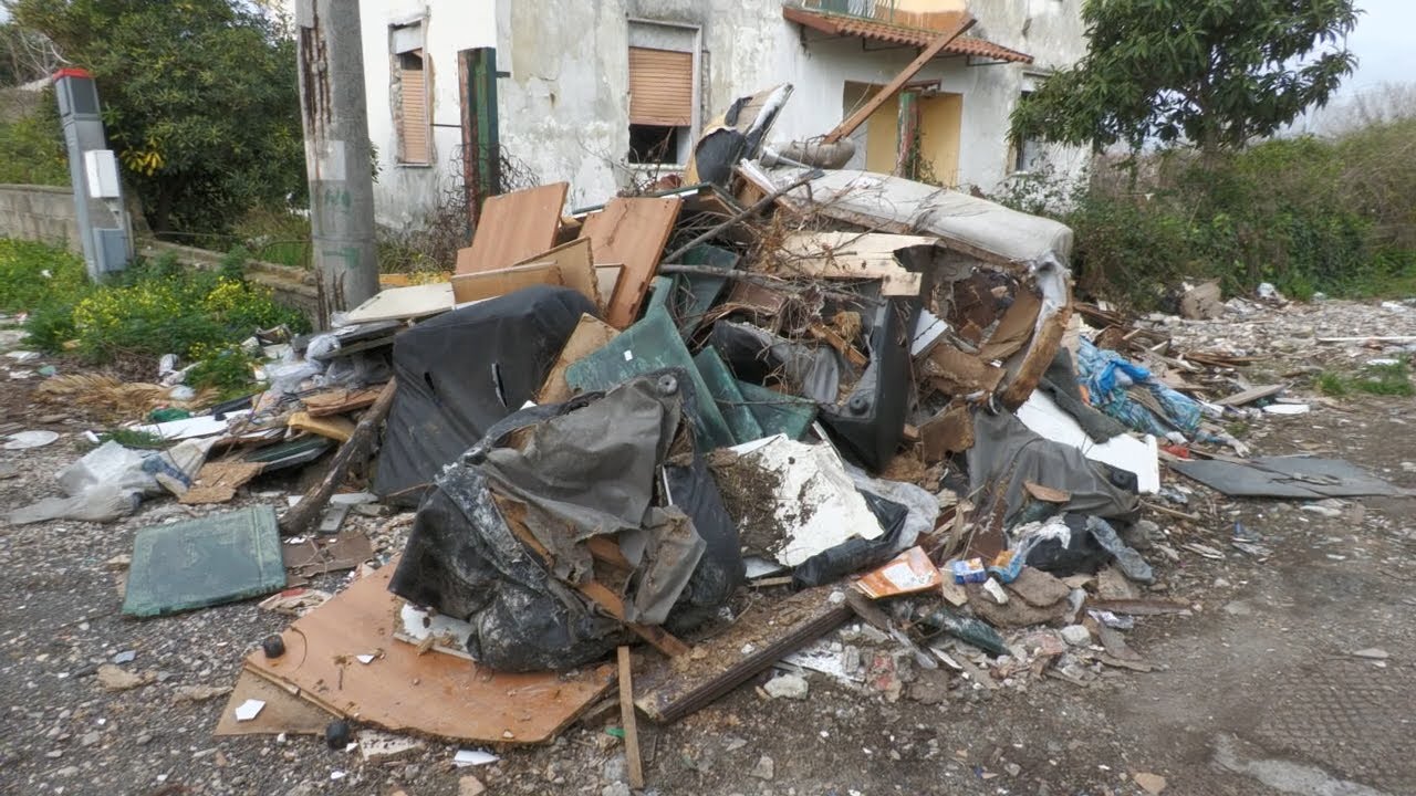 Reportage Castel Volturno (CE): vivere circondati da discariche