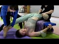 バレエ教室のストレッチ風景 厳しい柔軟で泣く女子強制開脚