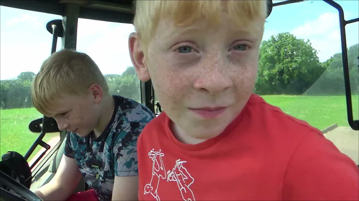 MOVING SILAGE BALES WITH JACK & HARRY.PT1