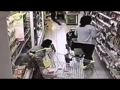 Woman Takes A Crap In The Supermarket!