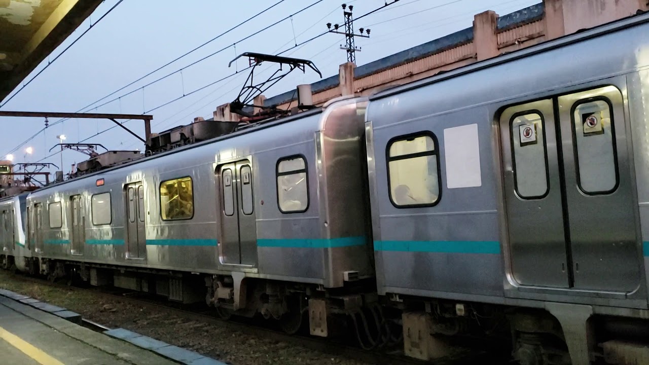 Supervia - Série 2000 TUE 2003/2010 em Realengo (Expresso Santa Cruz).